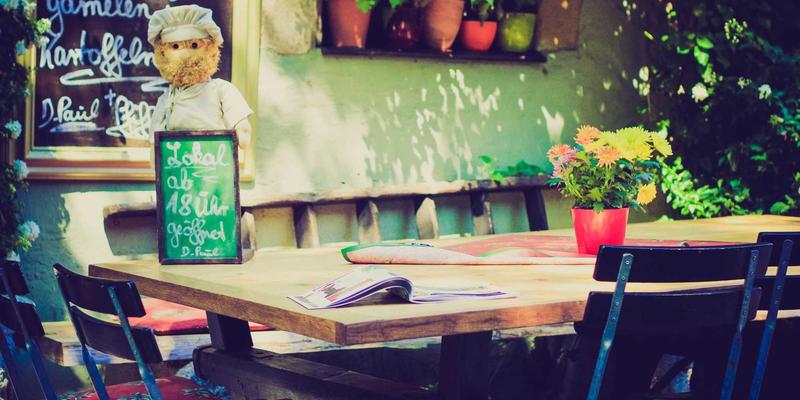 二次元文化爱好者必读：97COS道具安全与便携全攻略，展会出行与长途运输实用方案