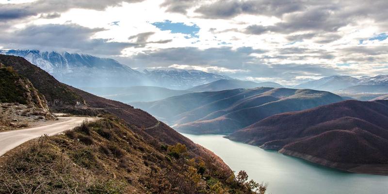 从热爱到事业：职业Coser的社交媒体运营与品牌合作变现全攻略 | ACG动漫资讯